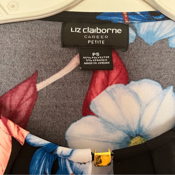 Liz Claiborne petite floral blouse with 3/4 sleeves - Picture 7 of 7